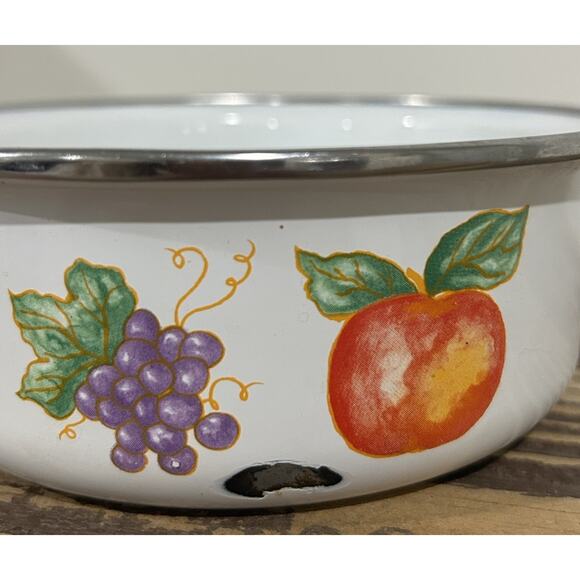 Vintage Enamel Fruit Accent Mixing Bowl 6” Diameter Made In Indonesia - Picture 4 of 6
